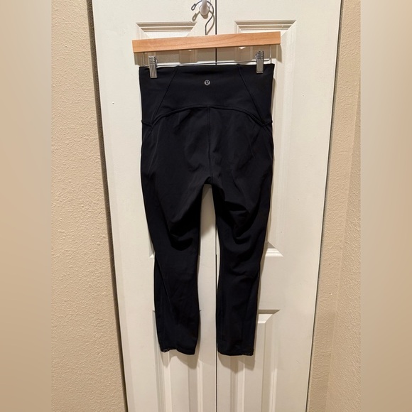 Lululemon Train Times 7/8 Pant in Black , size 6 - Picture 10 of 13